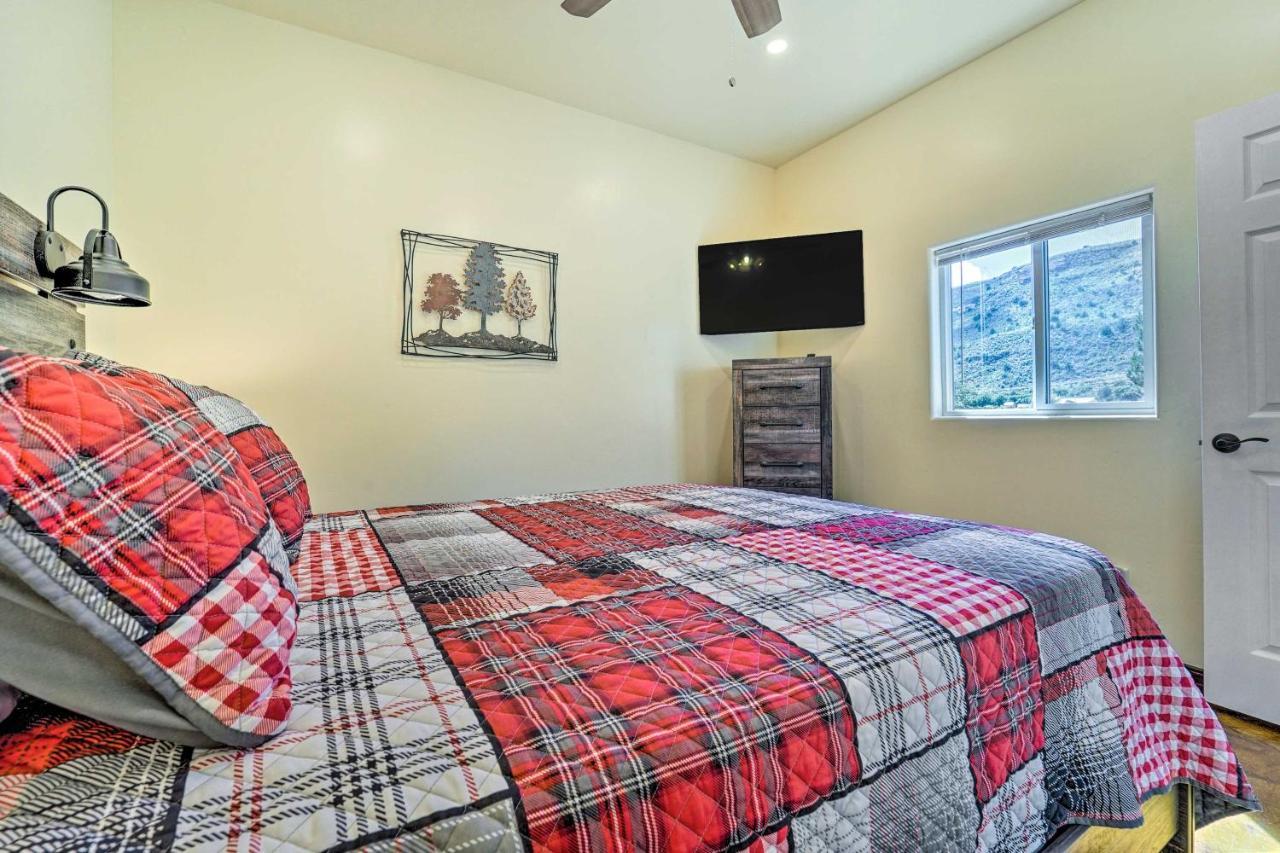 Serene Dolores Cabin With Patio And River Access! Екстер'єр фото